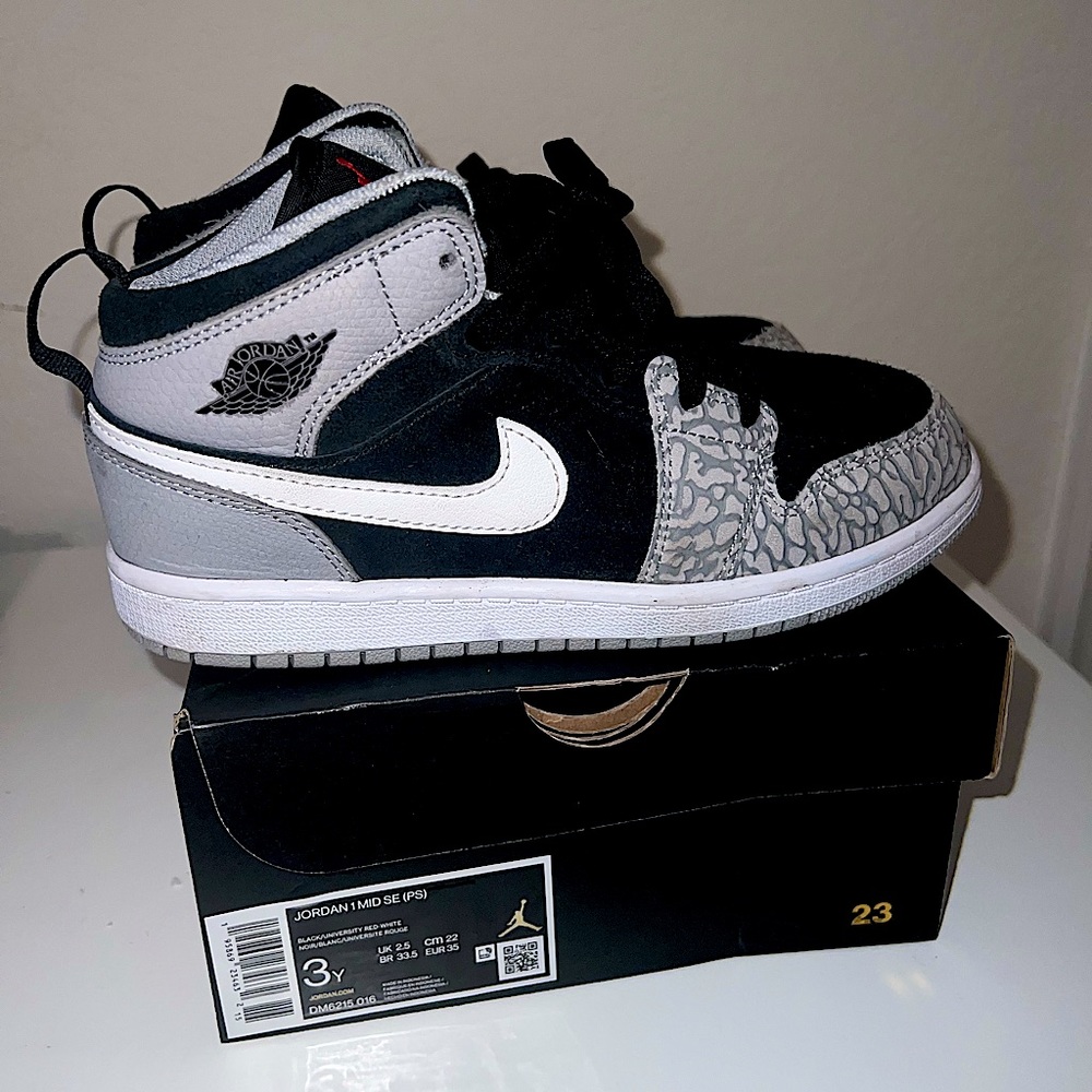 Jordan Mid 1 Size 3 Elephant print W/ Box